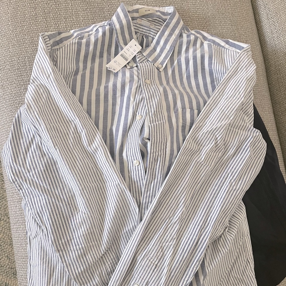 Jcrew mens brand new with tags shirt. Didn’t fit & Waited too long to return.